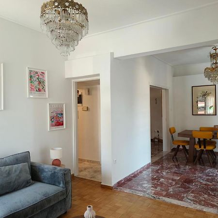 דירות אתונה Stylish Artistic Flat With View, Three Min To Metro מראה חיצוני תמונה