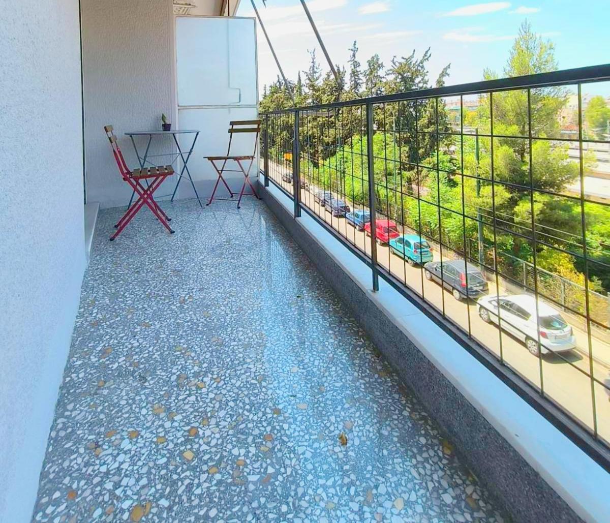 דירות אתונה Stylish Artistic Flat With View, Three Min To Metro מראה חיצוני תמונה